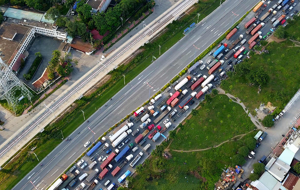 Ket xe container o phia dong Sai Gon anh 1