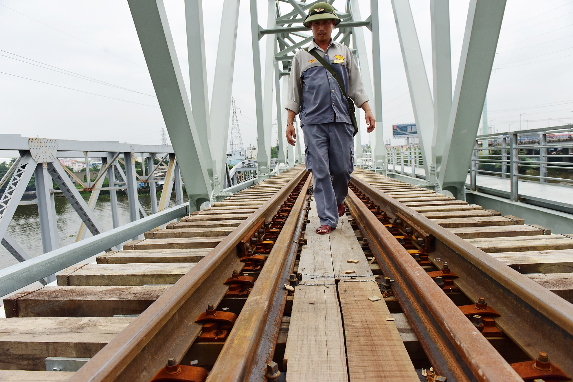 thu tai cau sat Binh Loi moi anh 13
