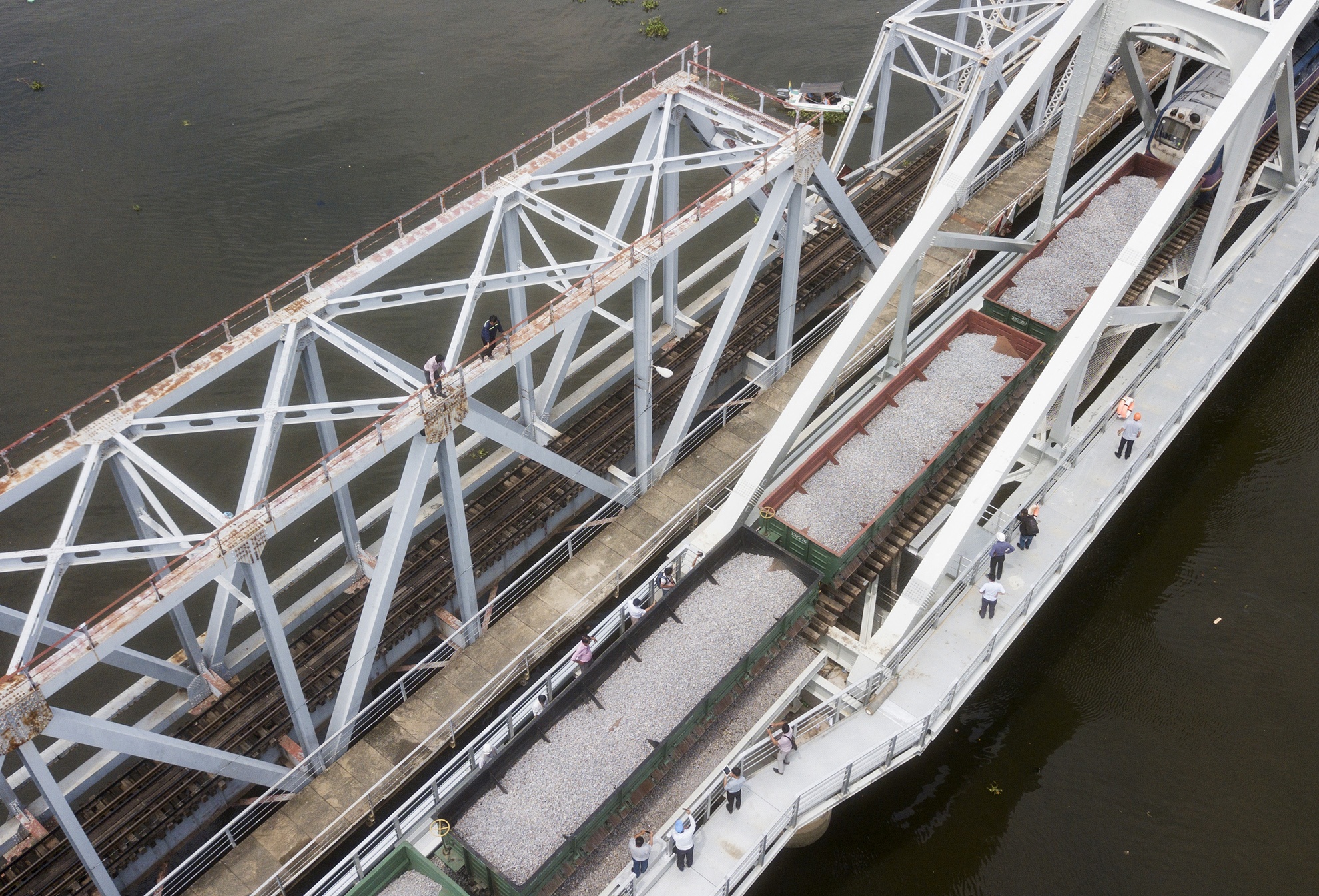 thu tai cau sat Binh Loi moi anh 10