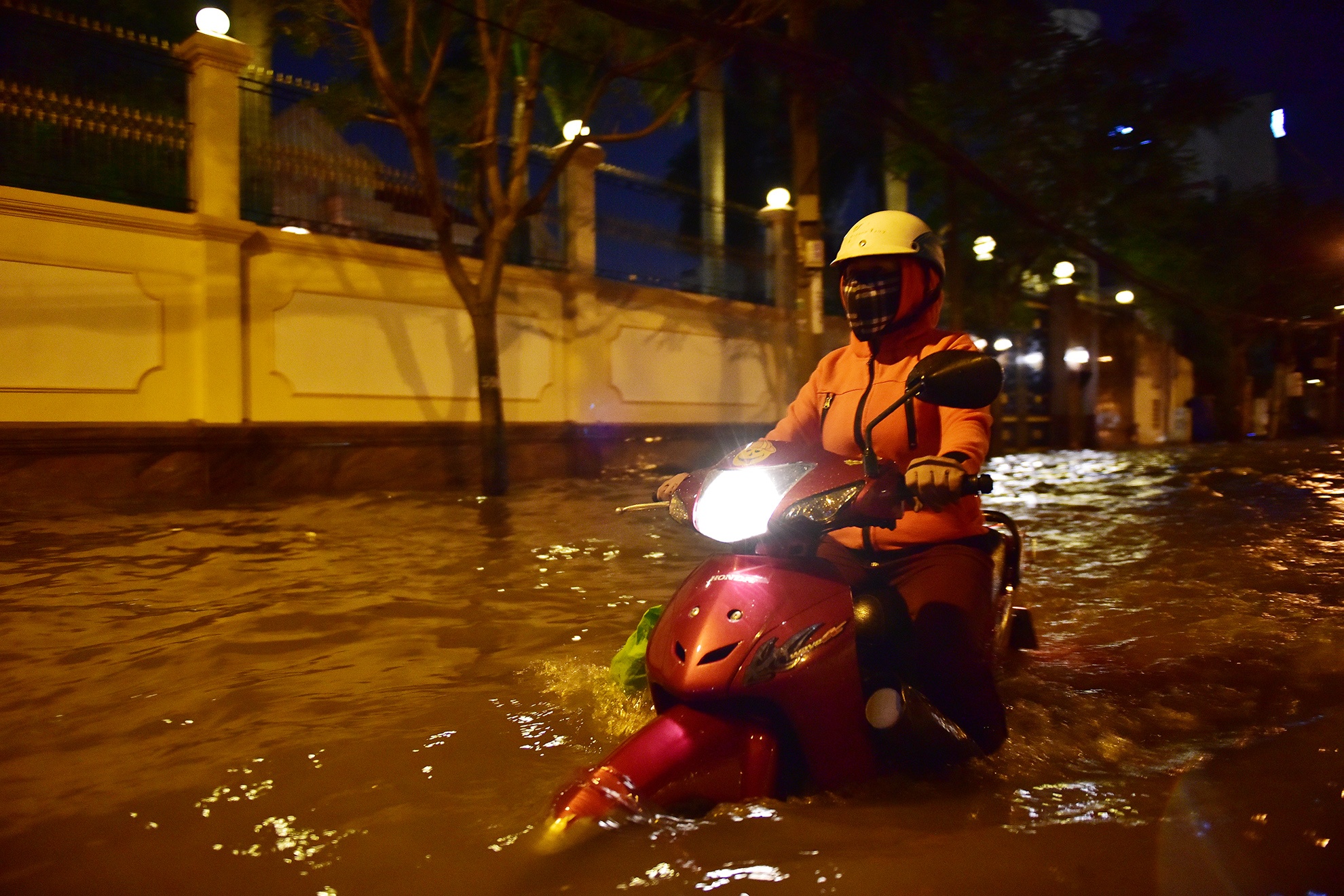 khu nha giau Sai Gon ngap nang do trieu cuong anh 4