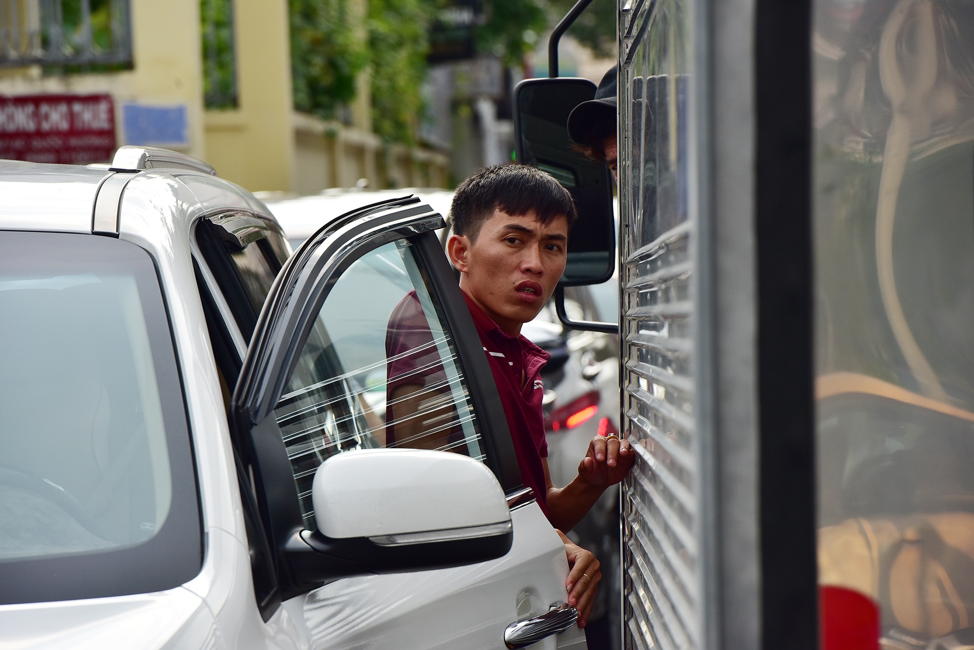 ngap nuoc ket xe trien mien o khu nha giau Sai Gon anh 3