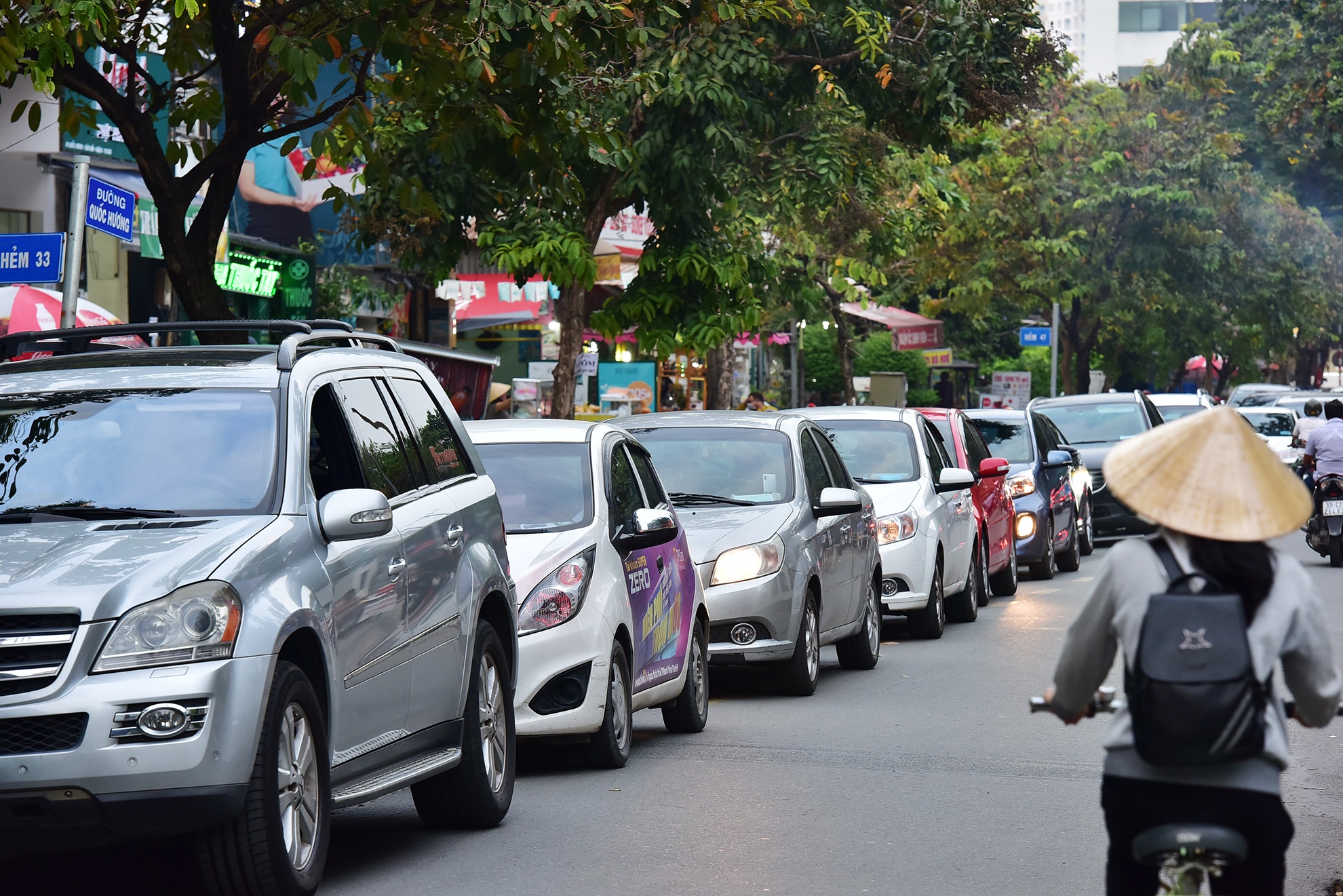 ngap nuoc ket xe trien mien o khu nha giau Sai Gon anh 7