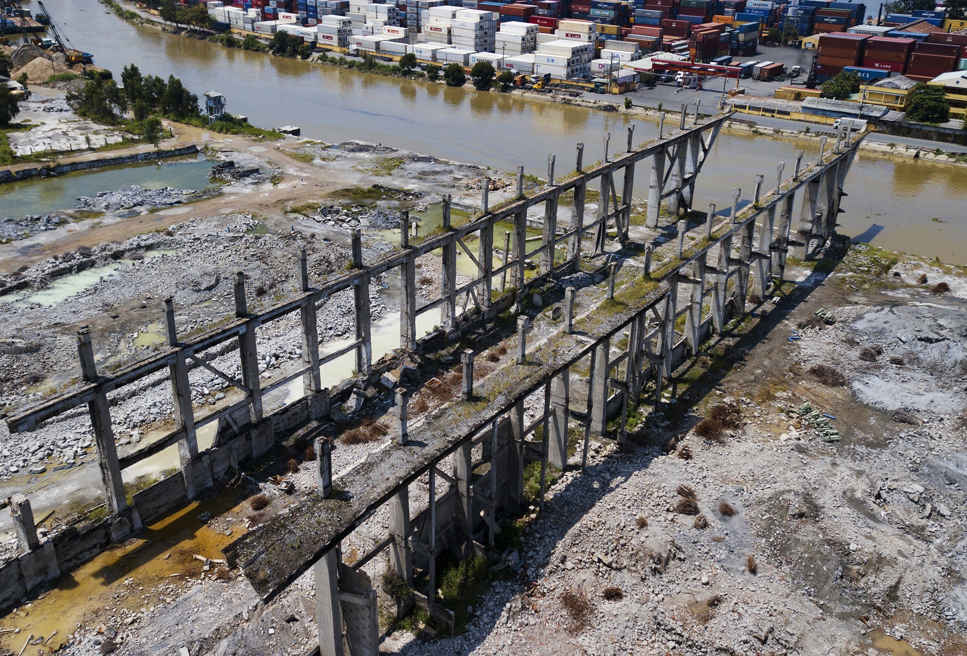 thao do nha may xi mang gay o nhiem o TP.HCM anh 10