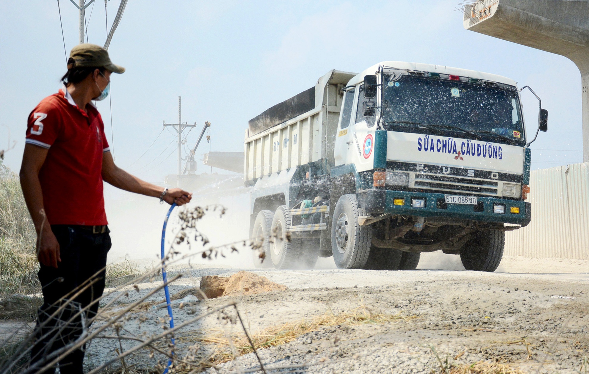 thao do nha may xi mang gay o nhiem o TP.HCM anh 2