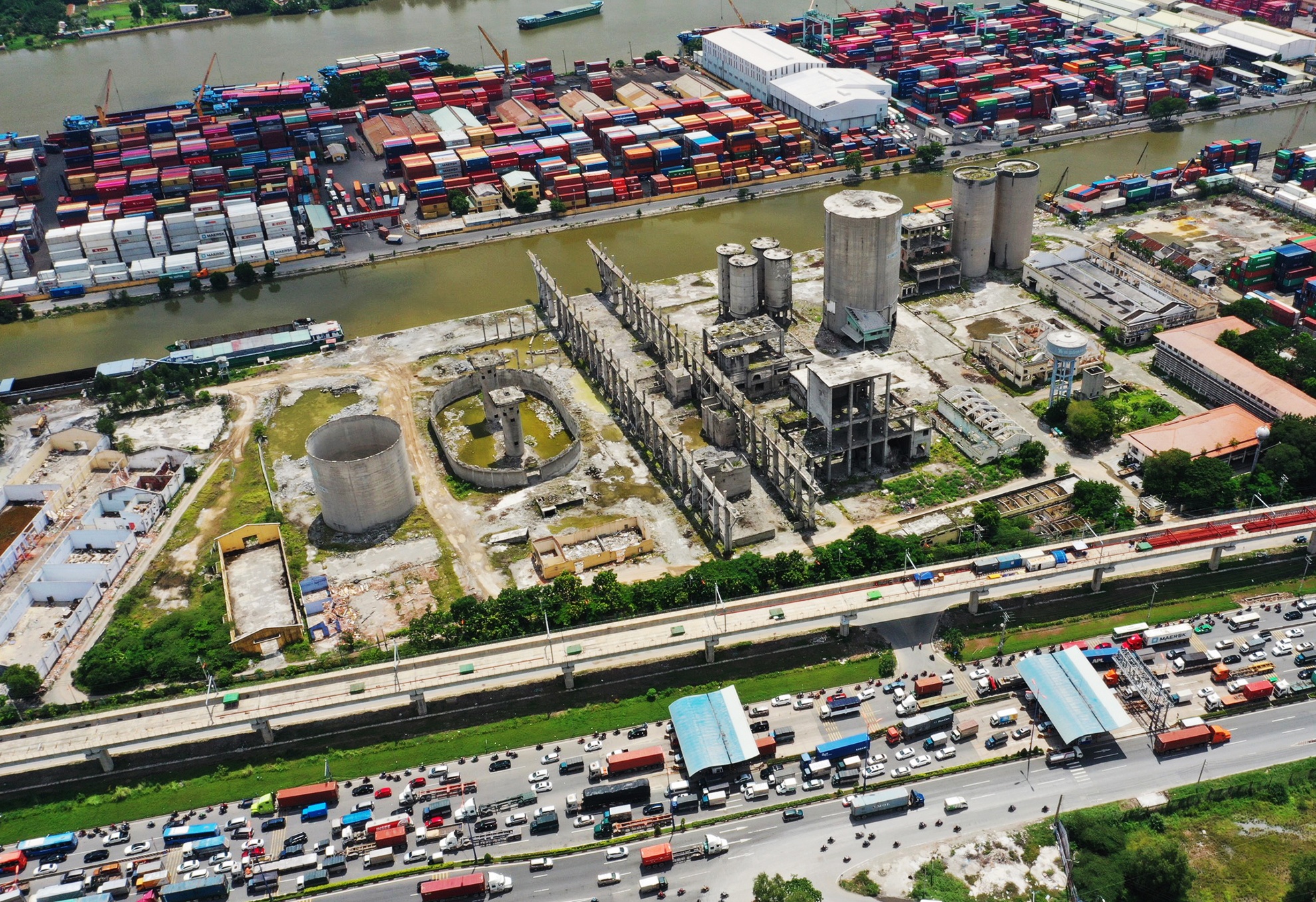 thao do nha may xi mang gay o nhiem o TP.HCM anh 3