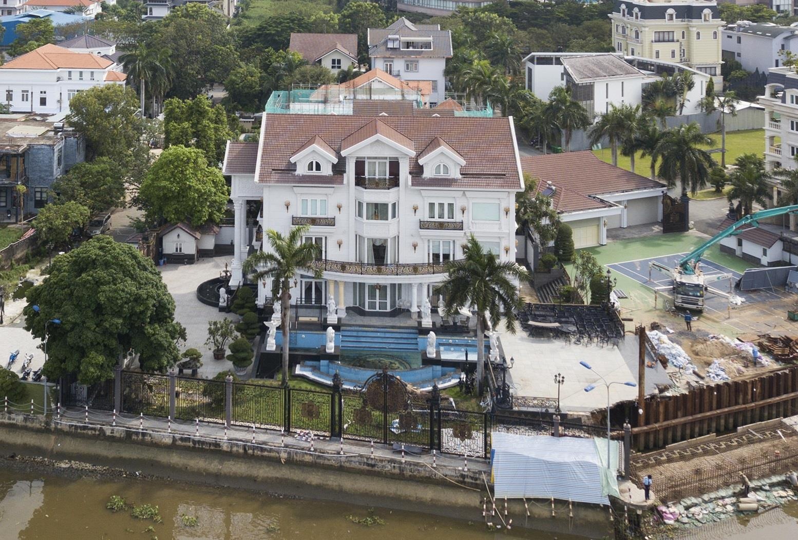 Co ngoi nha Jonathan Hanh Nguyen va loat biet thu dat do tai Thao Dien hinh anh