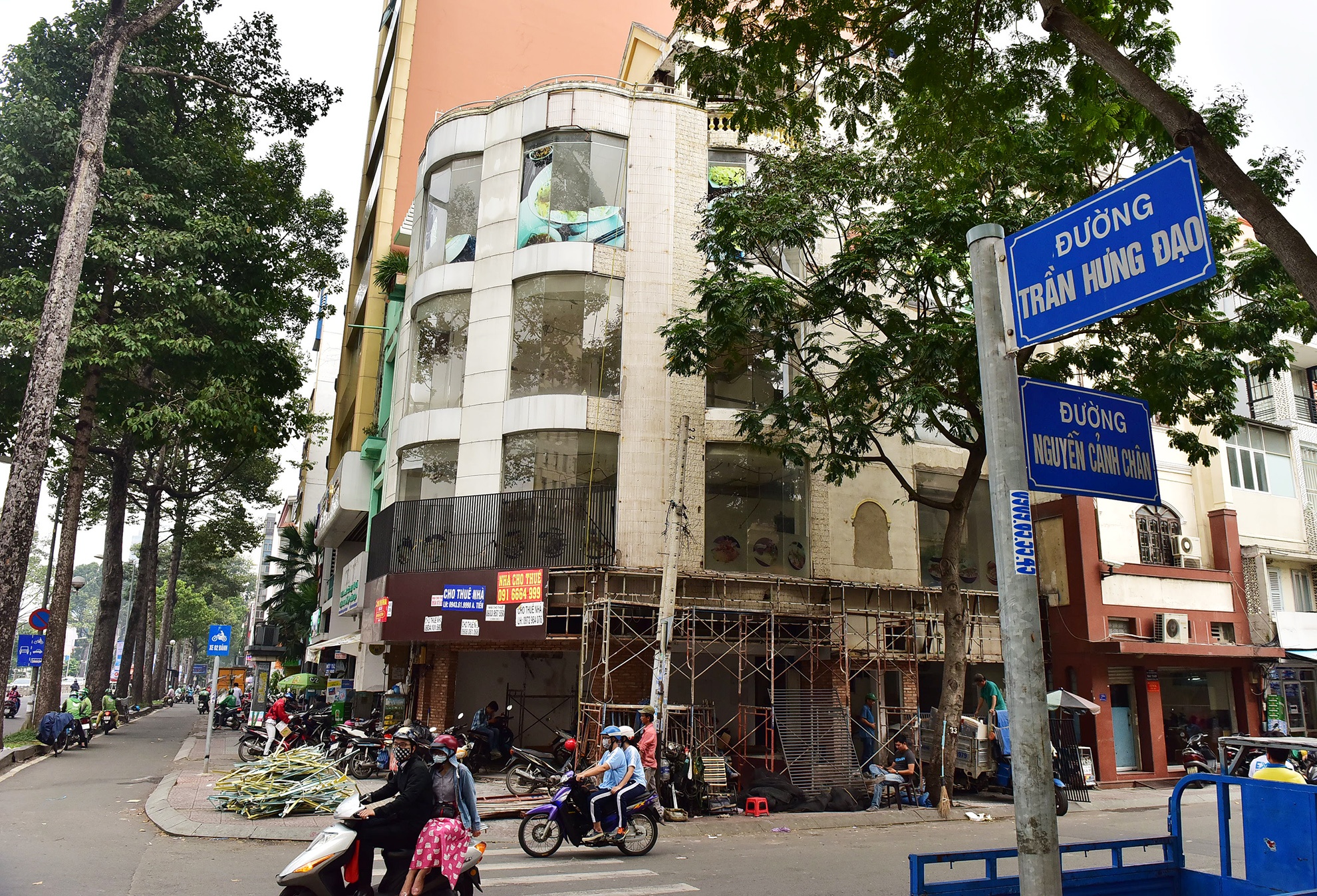 Hang loat chi nhanh Mon Hue dong cua o Sai Gon anh 11