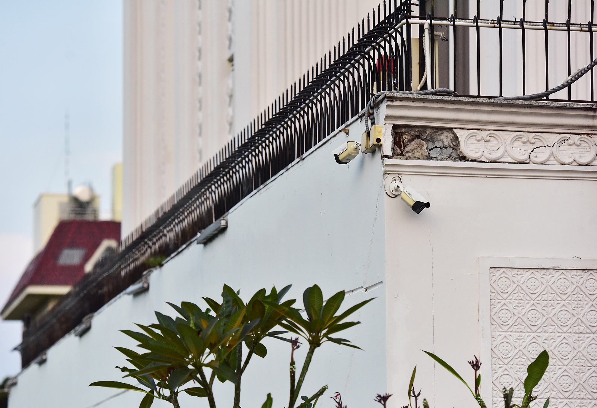 Biet thu trang le cua Ly Nha Ky ben song Sai Gon anh 11