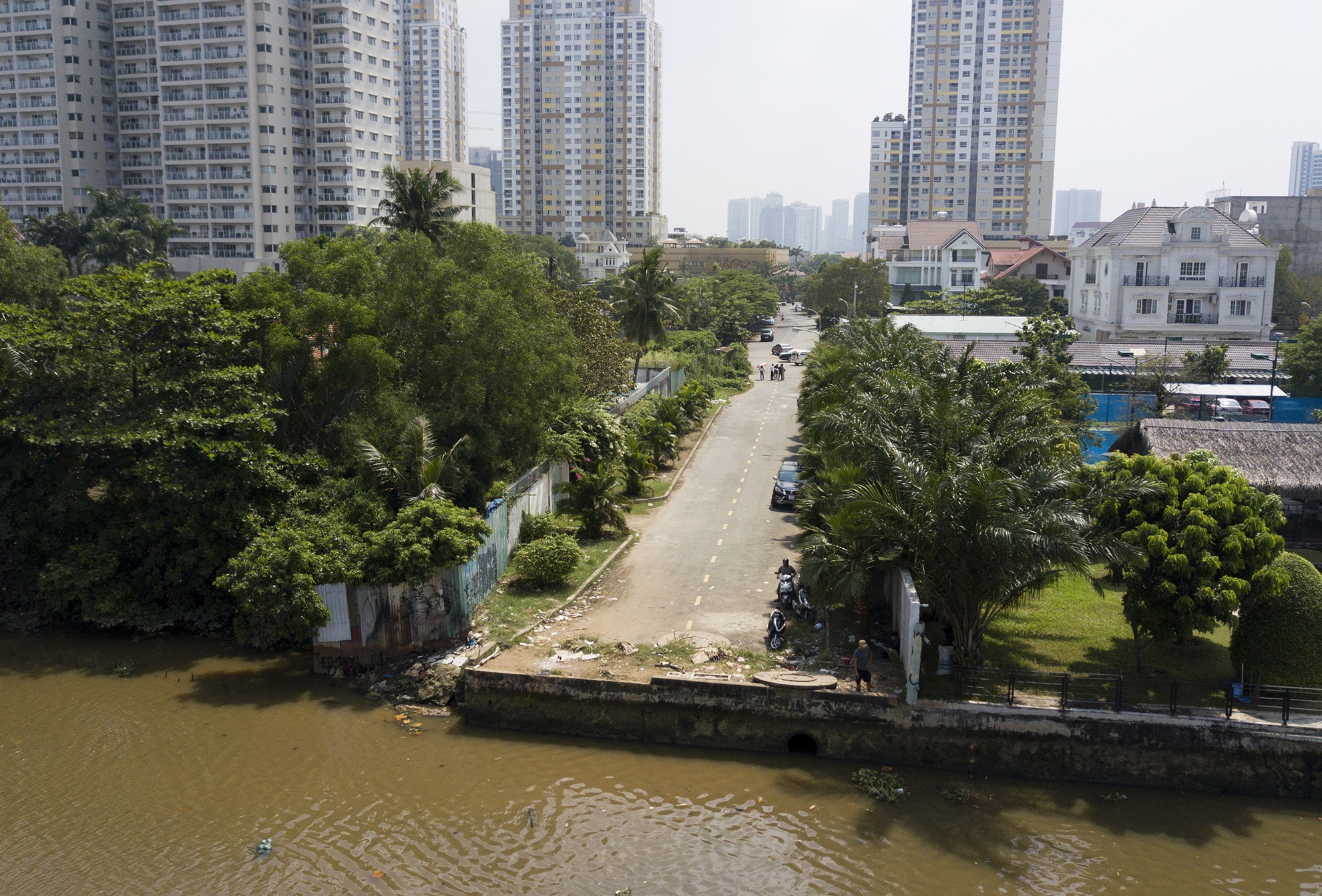 Biet thu bit kin bo song khu nha giau Thao Dien anh 18