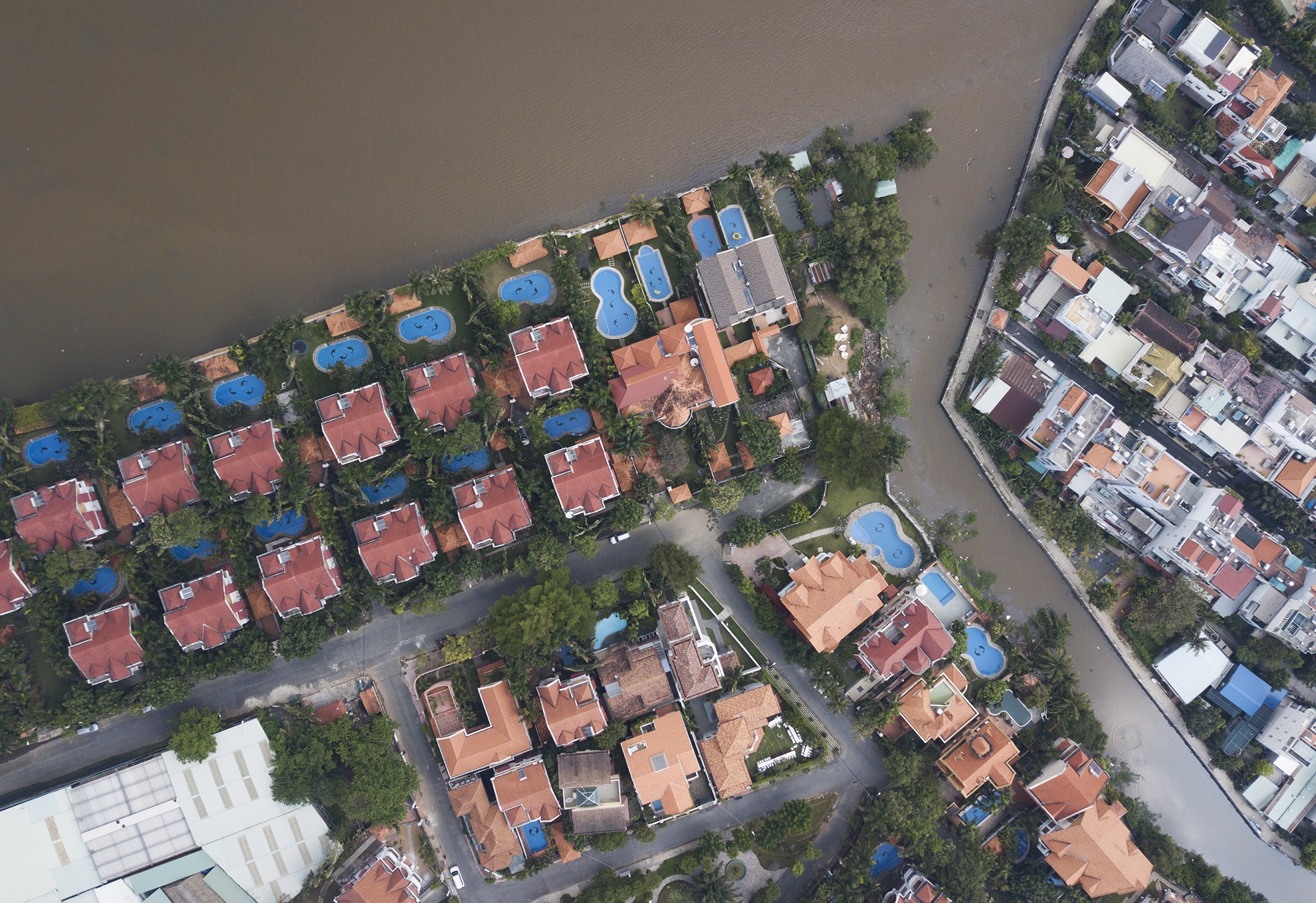 Biet thu bit kin bo song khu nha giau Thao Dien anh 4