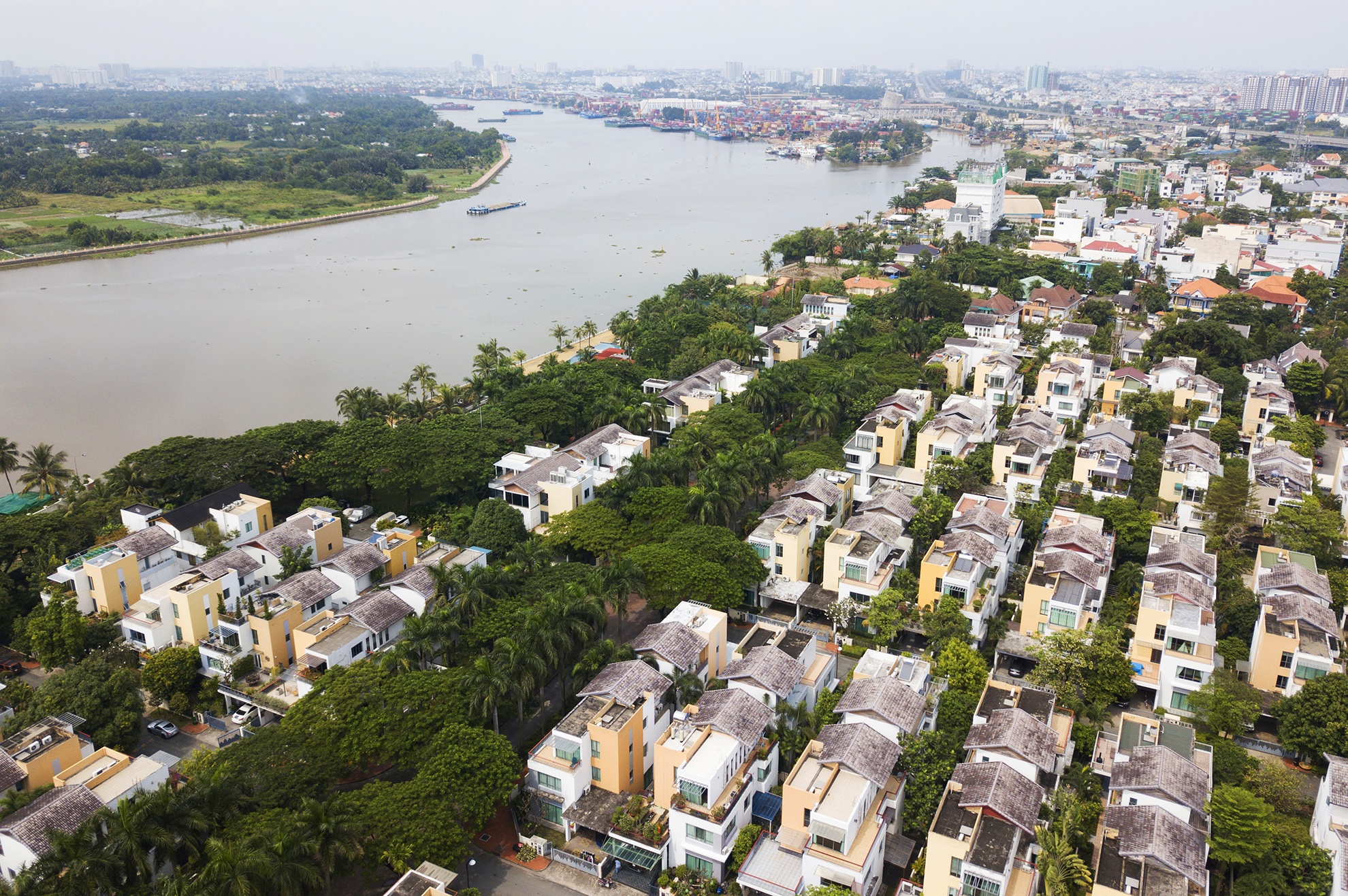 Biet thu bit kin bo song khu nha giau Thao Dien anh 5