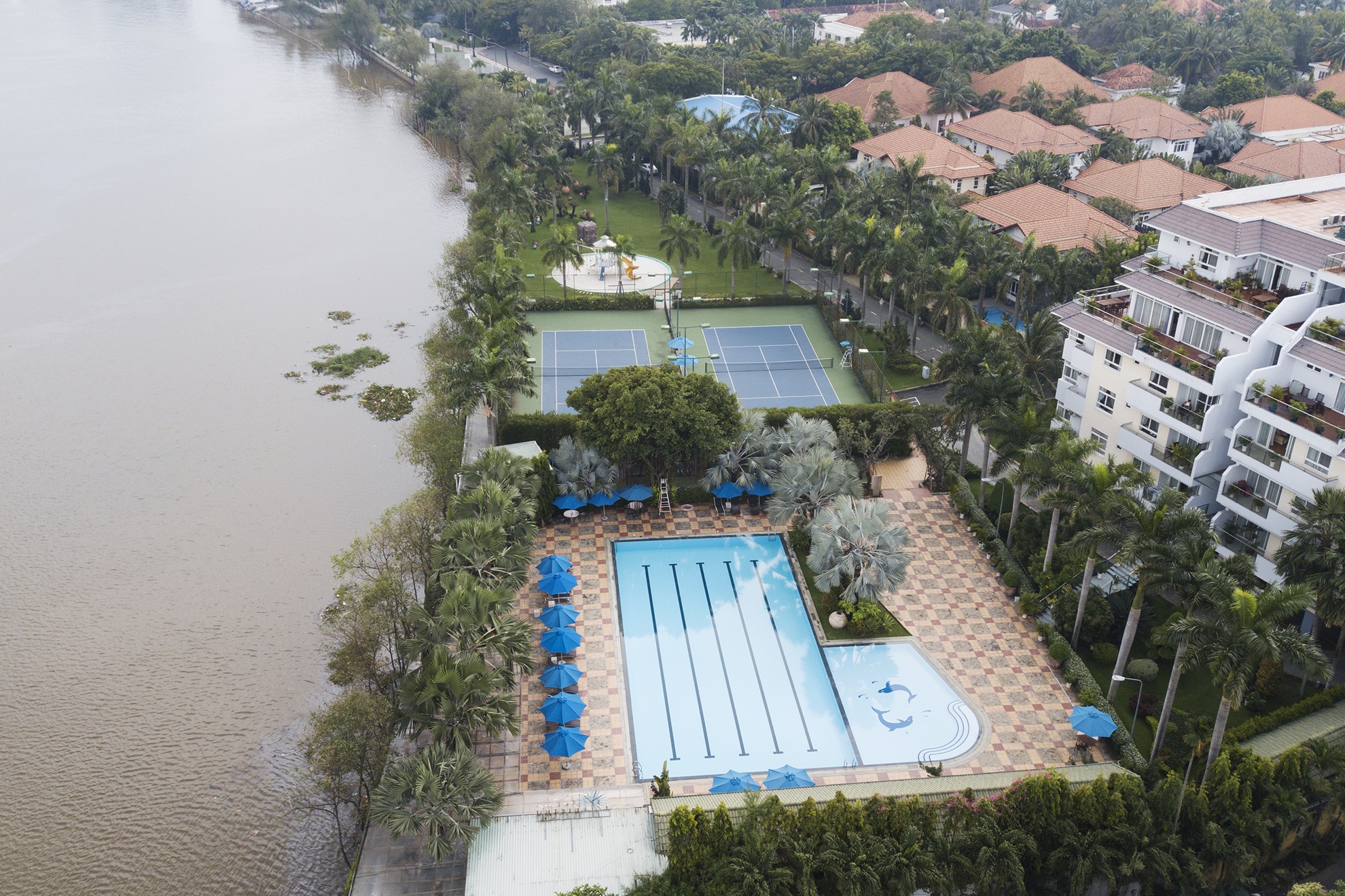 Biet thu bit kin bo song khu nha giau Thao Dien anh 6