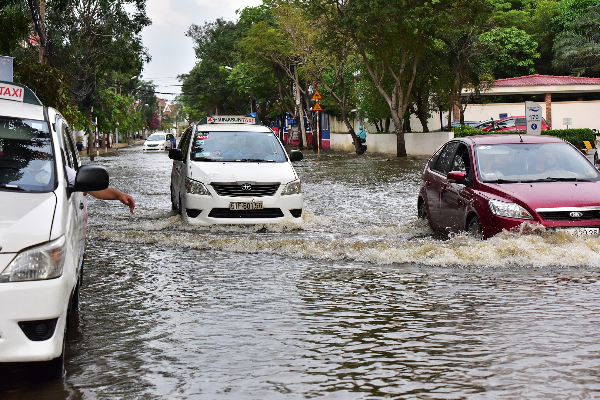 Khu nha giau Thao Dien lai menh mong nuoc vi ngap anh 1