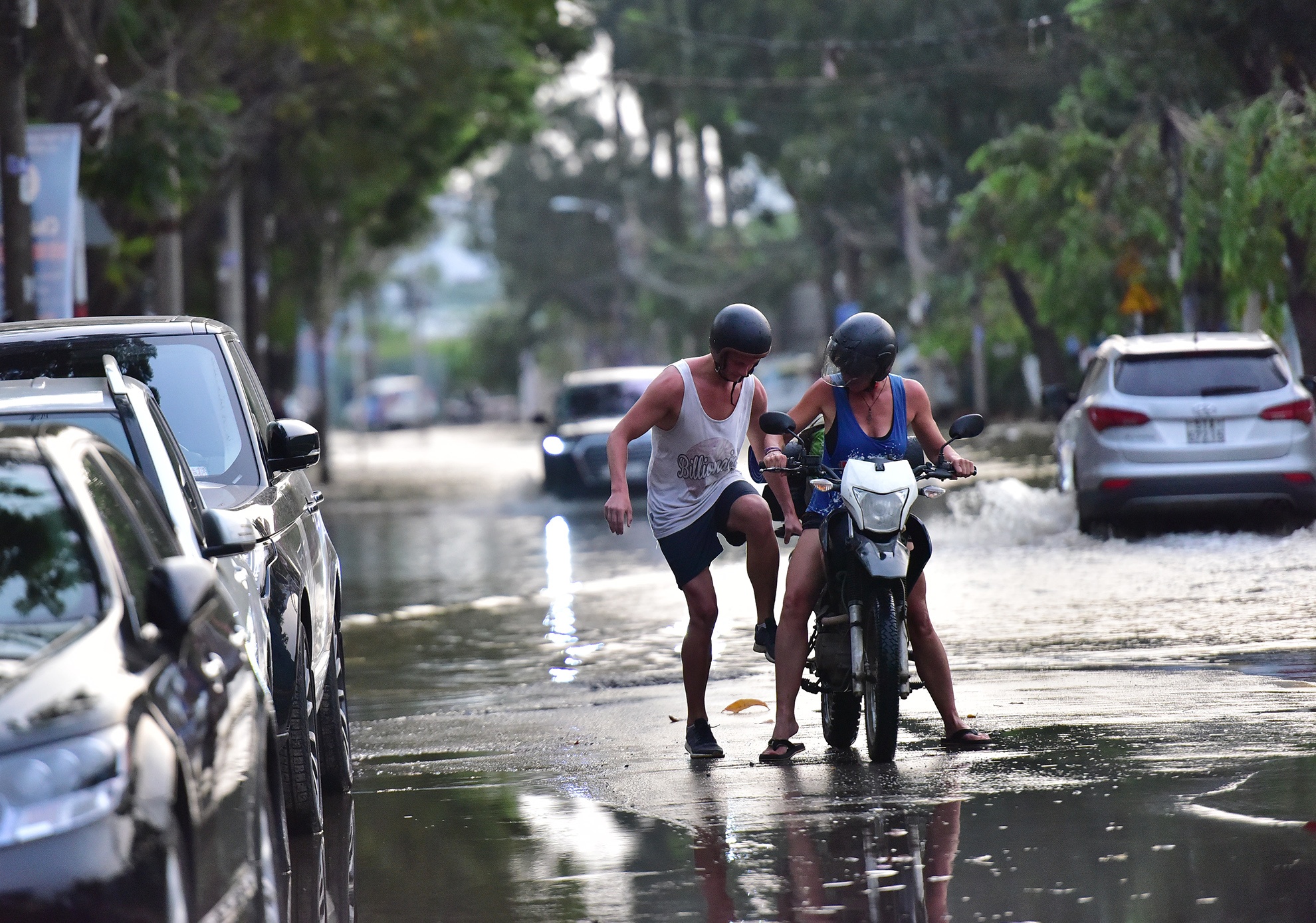 Khu nha giau Thao Dien lai menh mong nuoc vi ngap anh 4