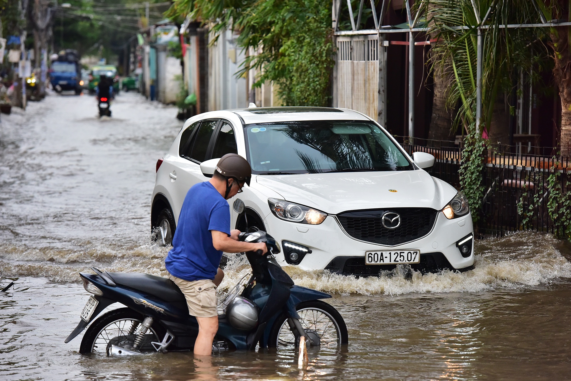 Khu nha giau Thao Dien lai menh mong nuoc vi ngap anh 9