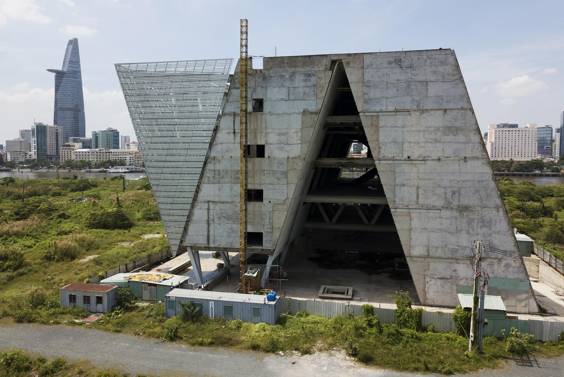 Trung tam trien lam 800 ty dong nam tro troi giua Thu Thiem hinh anh