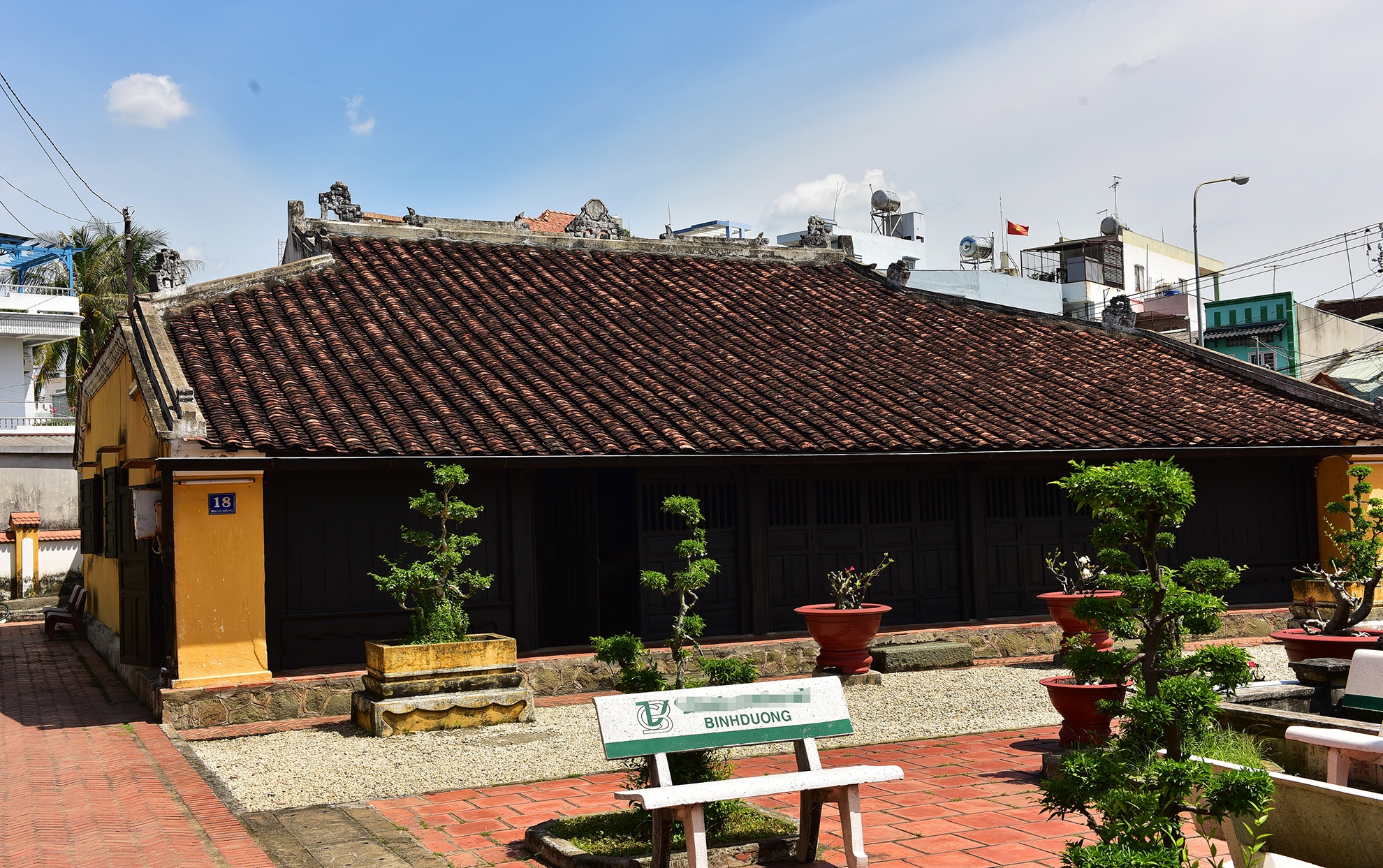 nha co tram tuoi cua dong ho Tran o Binh Duong anh 19