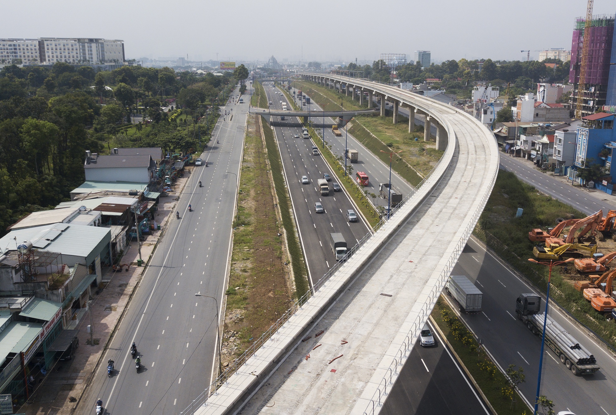 Thong xe nut giao thong DHQG TP.HCM anh 3