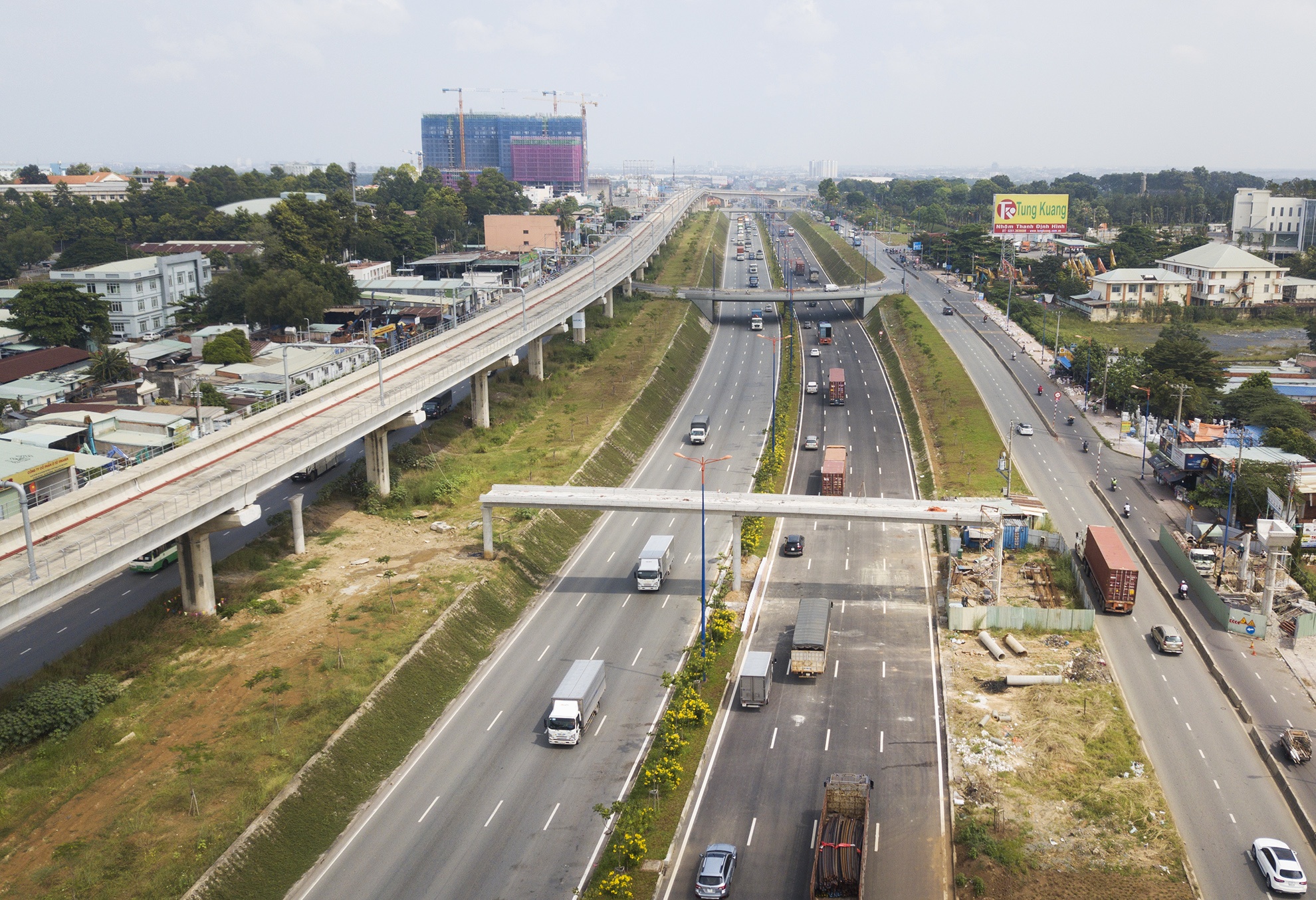 Thong xe nut giao thong DHQG TP.HCM anh 6