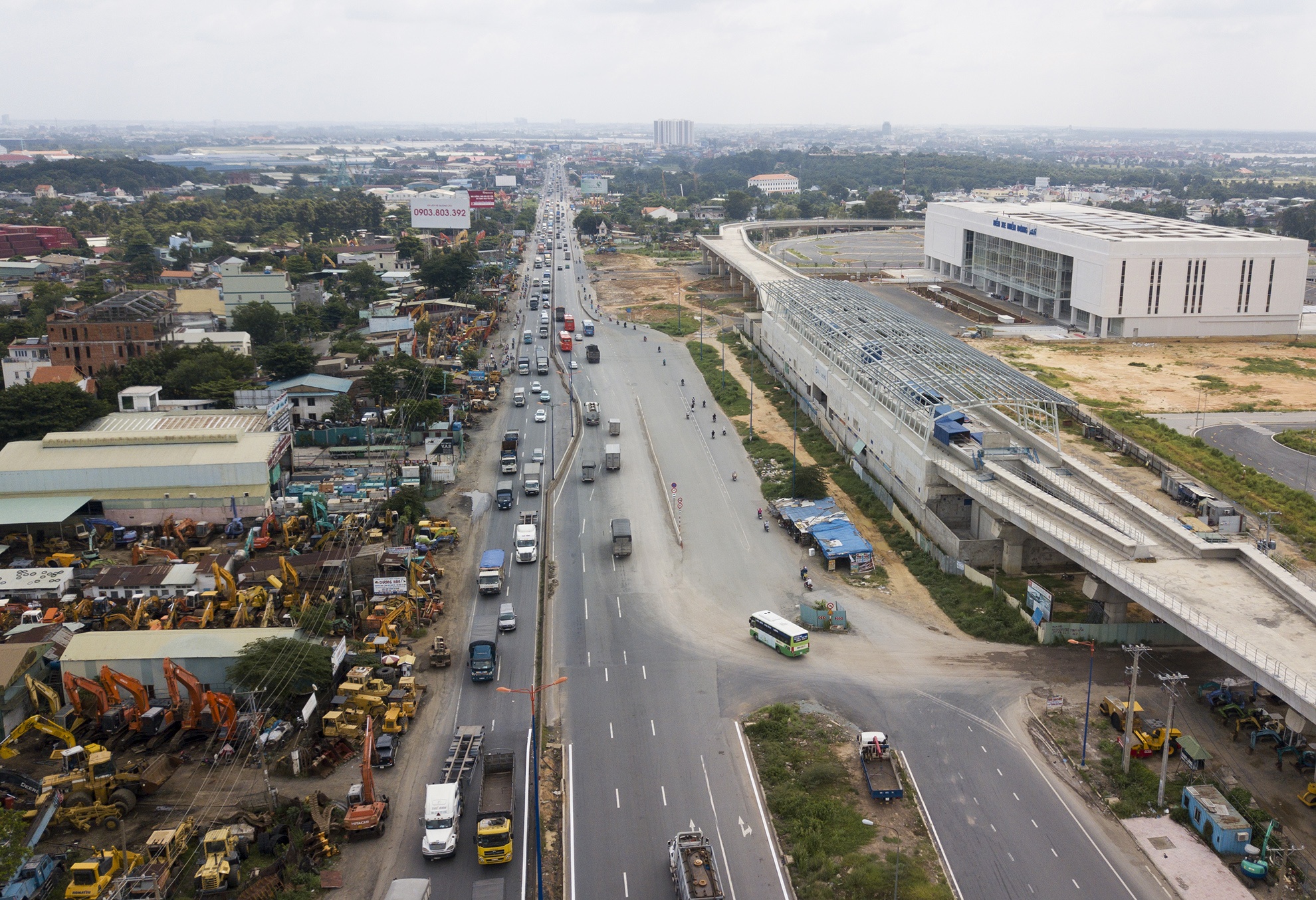 Thong xe nut giao thong DHQG TP.HCM anh 9