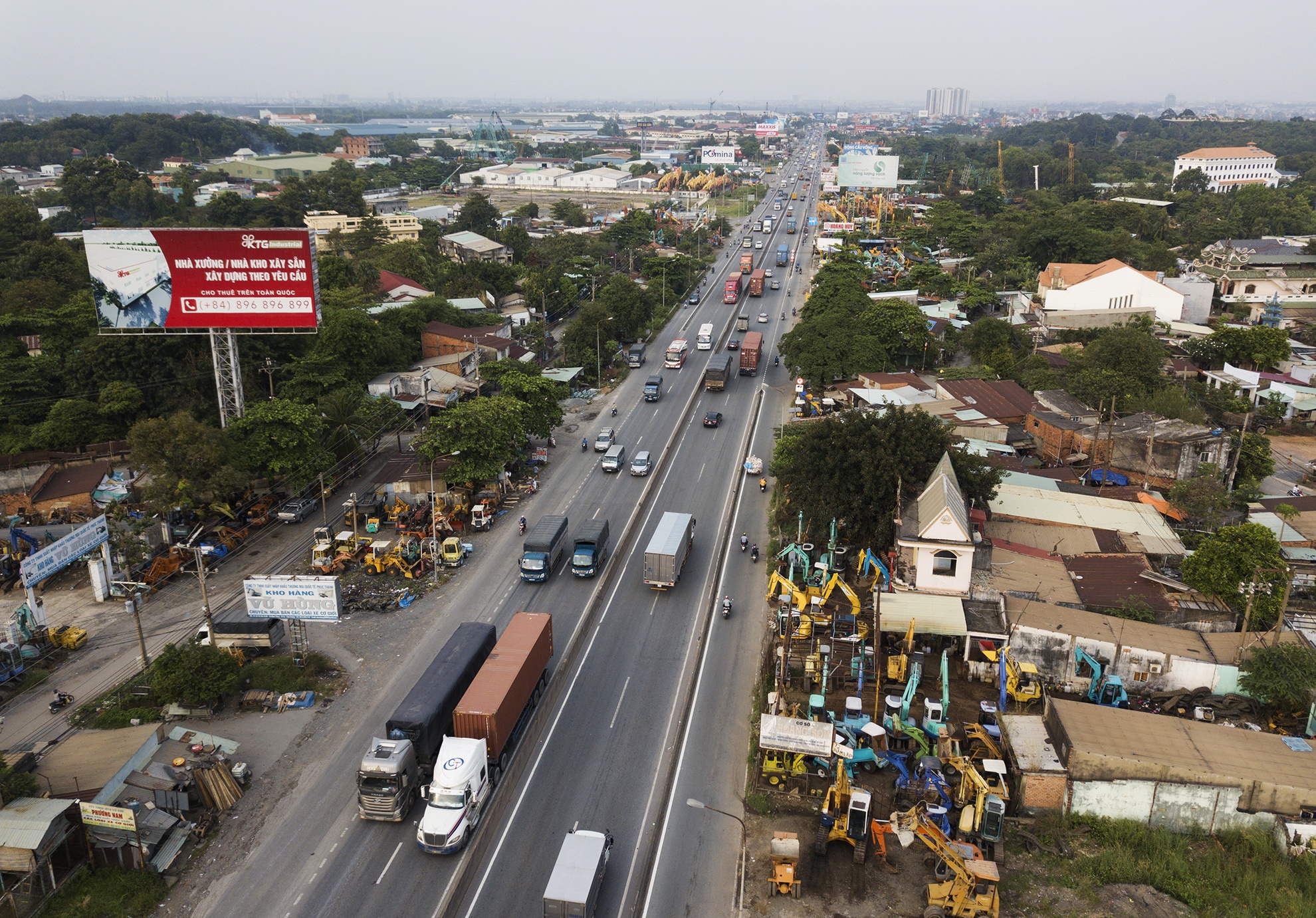 Thong xe nut giao thong DHQG TP.HCM anh 10