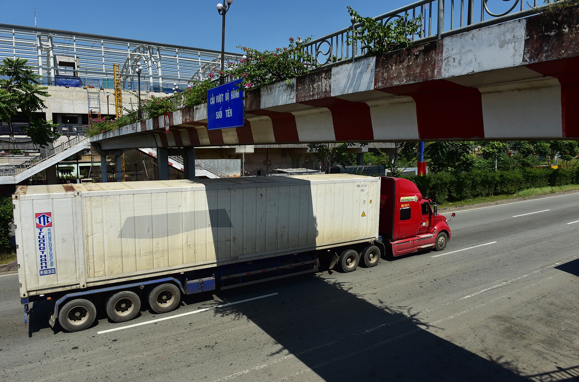dam cau bo hanh de bep container anh 12