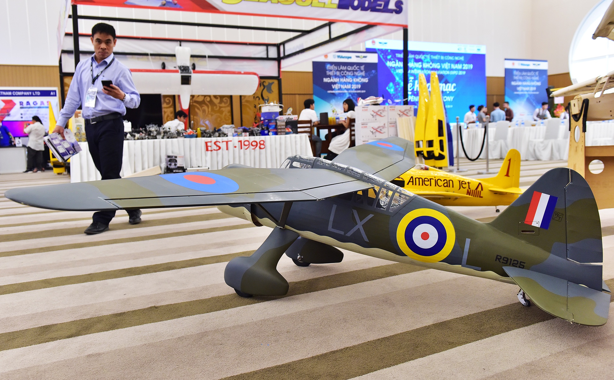 may bay sieu nhe tai trien lam hang khong o TP.HCM anh 7