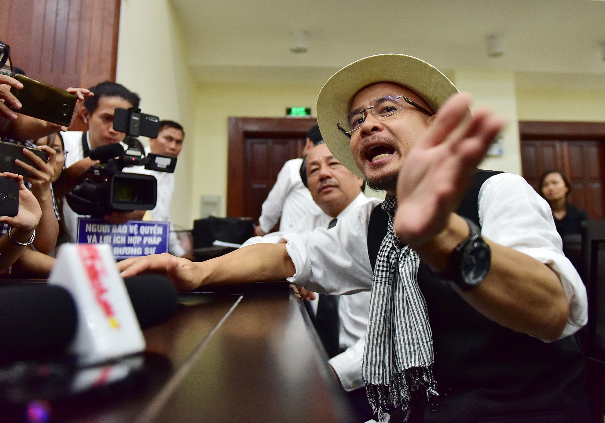 ong Vu tram ngam trong ngay tuyen an ly hon anh 8