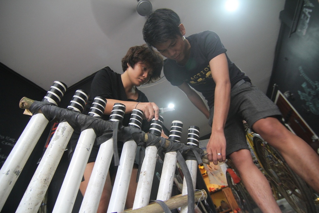 Gioi tre Sai Gon choi nhac tu... phe lieu hinh anh