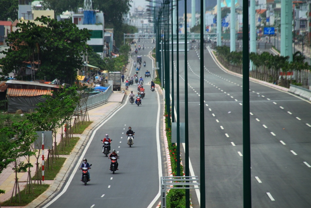Tuyen duong noi o dep nhat Sai Gon truoc ngay thong xe hinh anh