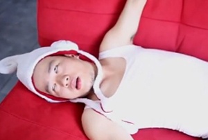 Clip hai huoc ve an nhau be tha cua Dua Leo hinh anh