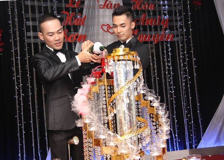 Ban tre dong tinh vui buon lan lon khi chua duoc ket hon hinh anh