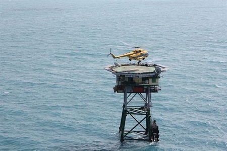 Truc thang gay canh quat, hai nguoi bi thuong hinh anh