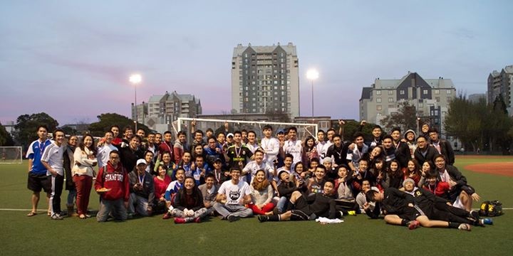 Giai bong da cua du hoc sinh Viet Nam tai My hinh anh