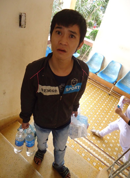 Thue giang ho xam tro ban com trong benh vien hinh anh