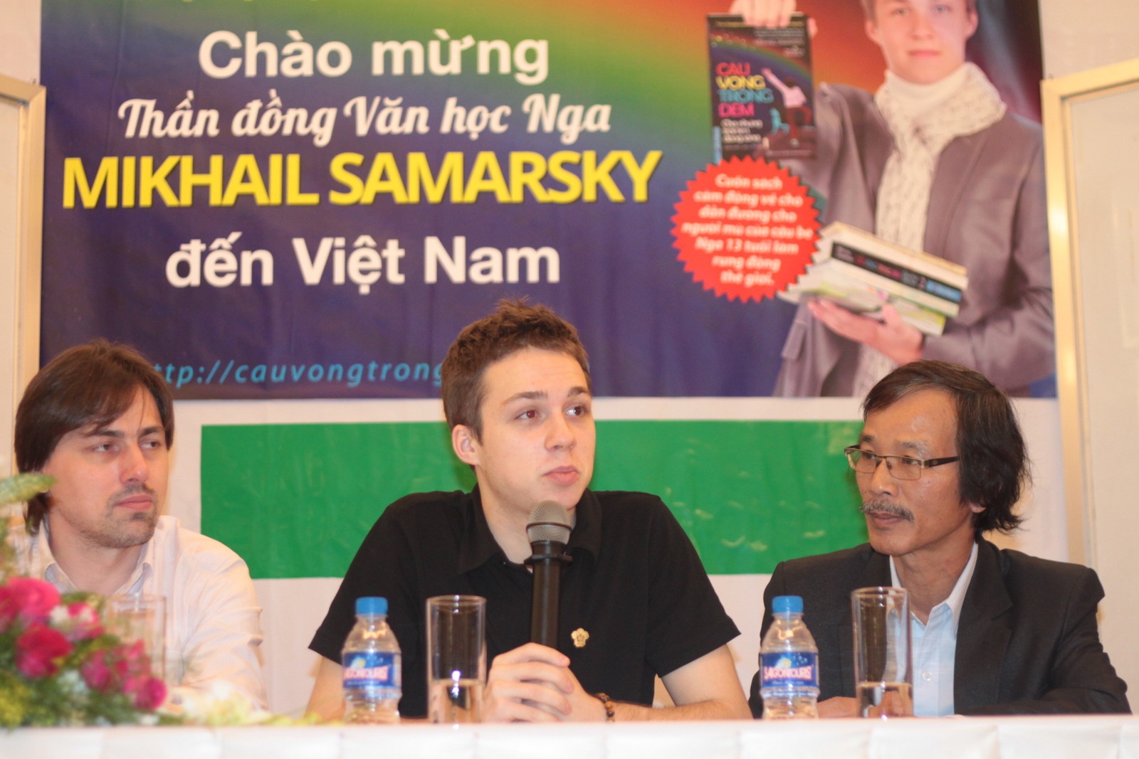 Than dong van hoc Nga khen VN men khach nhat the gioi hinh anh