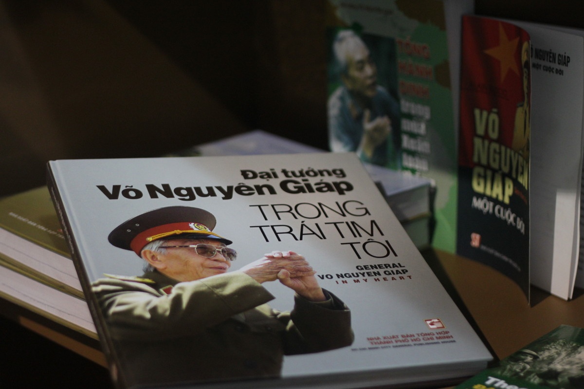 Nhung quyen sach dep va dat o Duong sach TP.HCM hinh anh