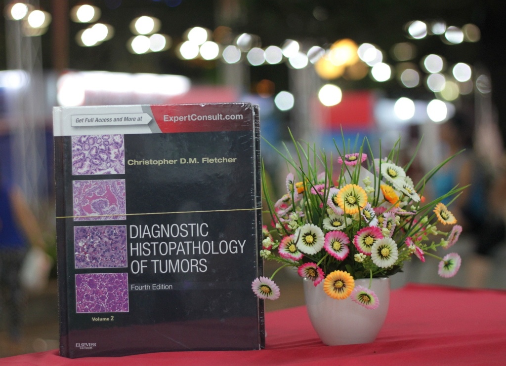 Nhung tac pham gia bac trieu tai Hoi sach TP.HCM hinh anh