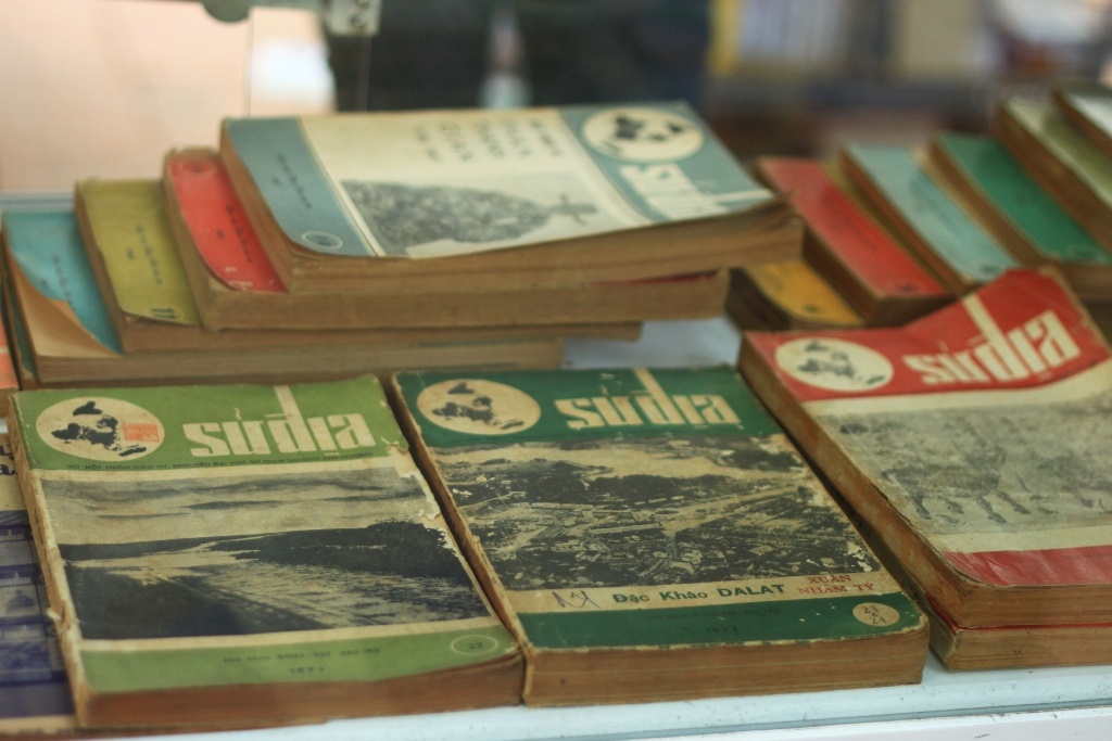 Bo sach cu gia 20 trieu tai TP.HCM hinh anh