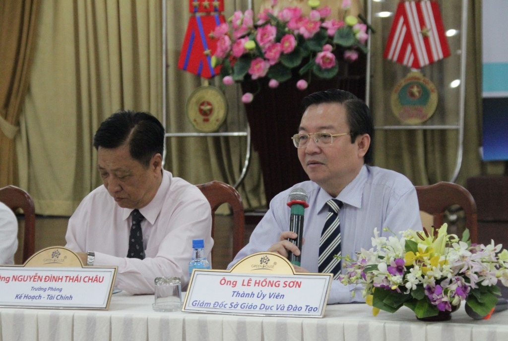 Ông Lê Hồng Sơn, Giám đốc Sở GD-ĐT TP.HCM công bố những hoạt động tại ngày hội.