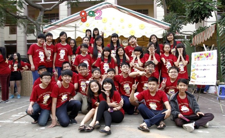 Học sinh khối 9 được mặc trang phục tự thiết kế đến trường tronhg ngày thứ 6.