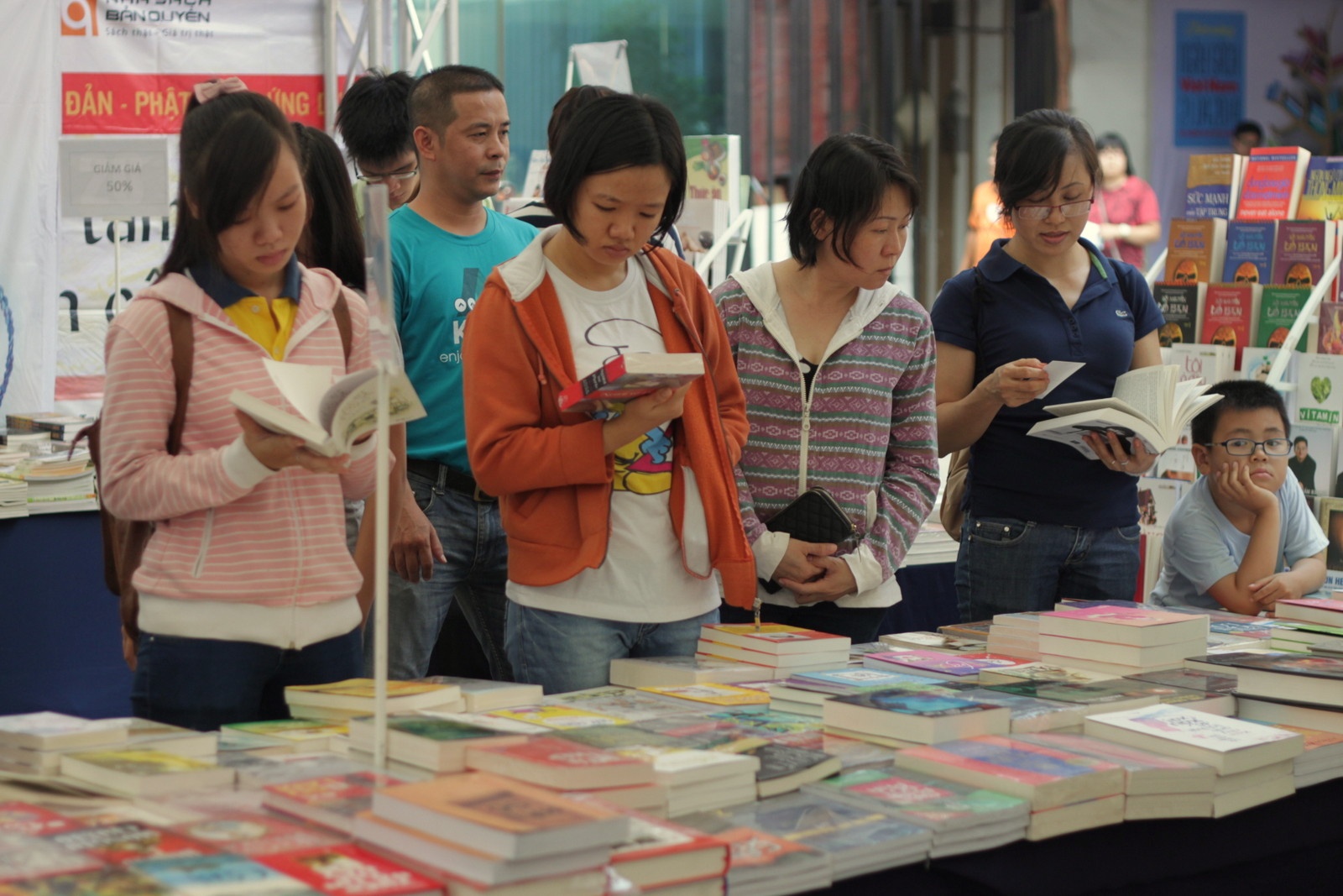 Khai mac Ngay sach Viet Nam tai TP.HCM hinh anh