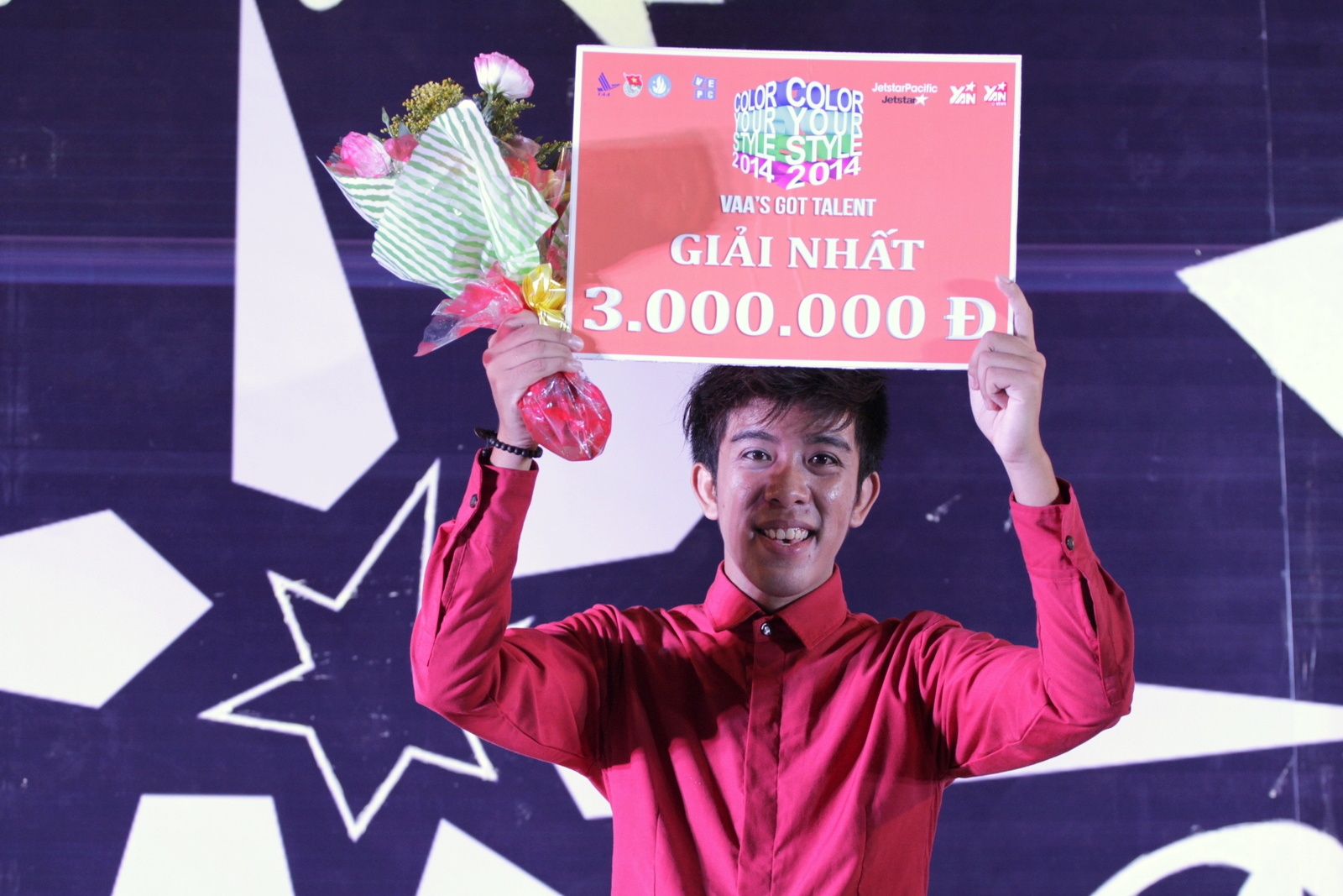 9X choi 5 nhac cu dang quang cuoc thi tai nang Hang khong hinh anh