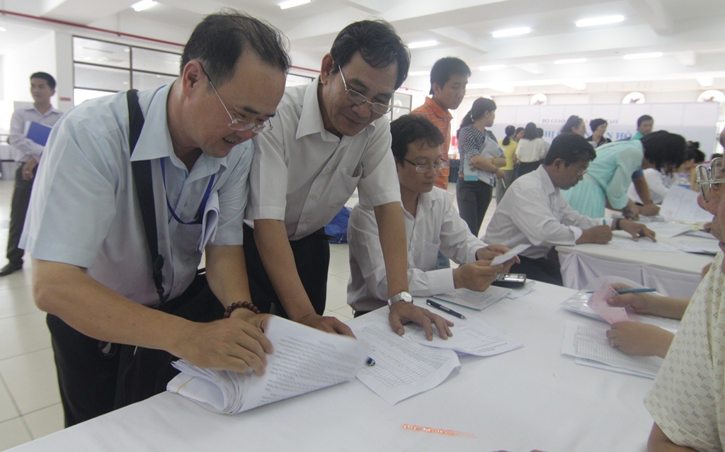 Ho so du thi dai hoc giam la tin hieu dang mung hinh anh