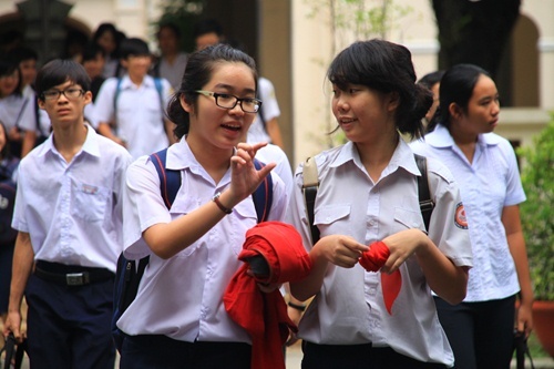 Ty le choi vao lop 10 cac truong THPT tai TP.HCM hinh anh