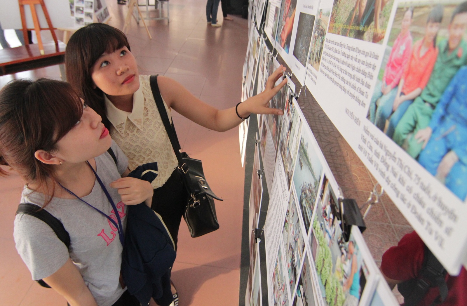 Trien lam 120 phong su anh cua sinh vien bao chi hinh anh