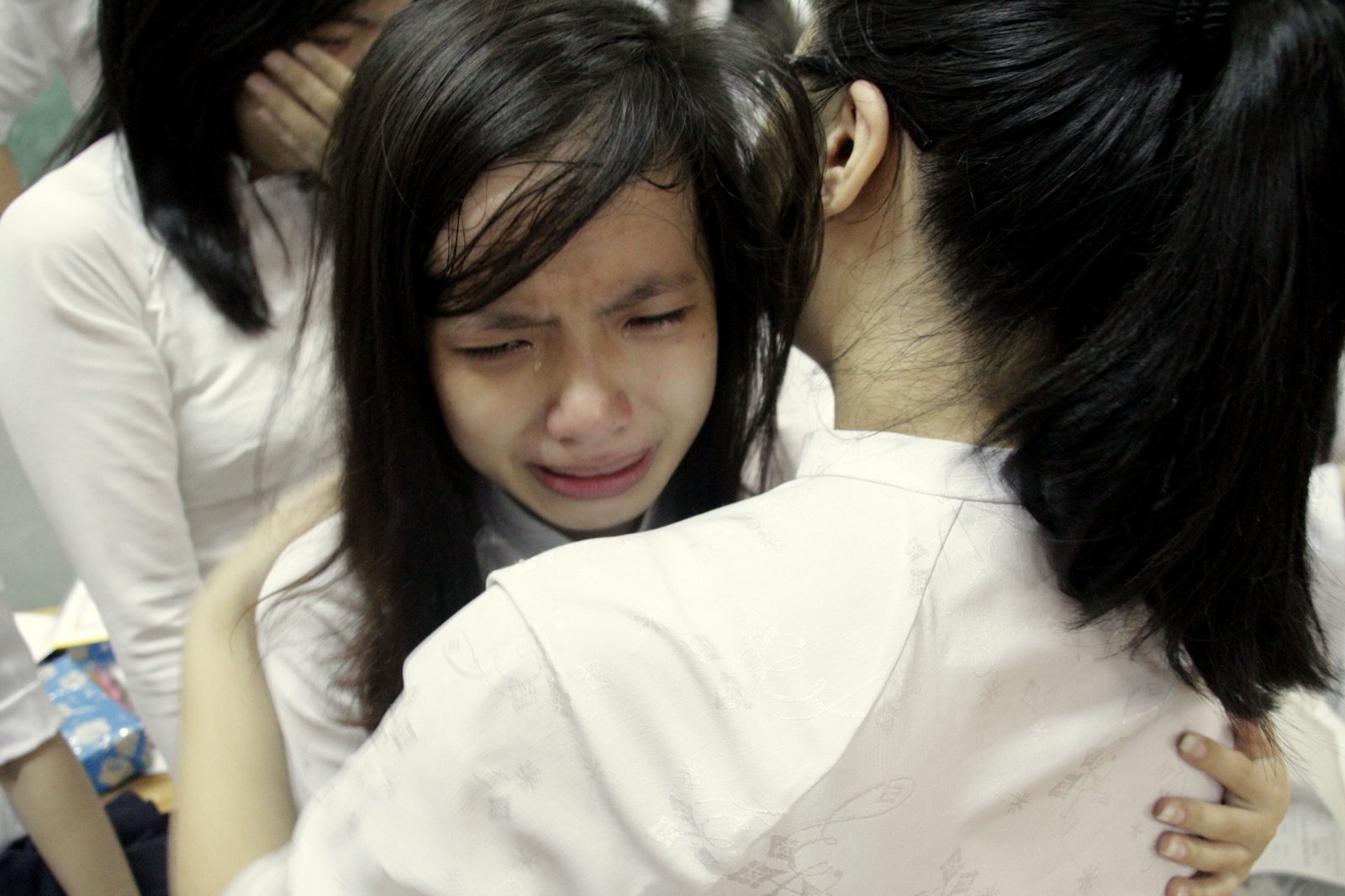 Vui buon trong ngay chia tay cua teen Marie Curie hinh anh