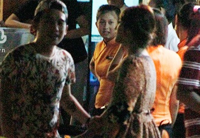 Pho Dac Biet di dep le hen ho Kha Ngan an toi hinh anh