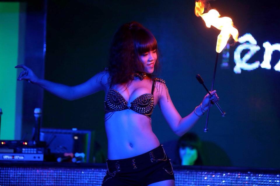 Nụ cười luôn thường trực trên môi.