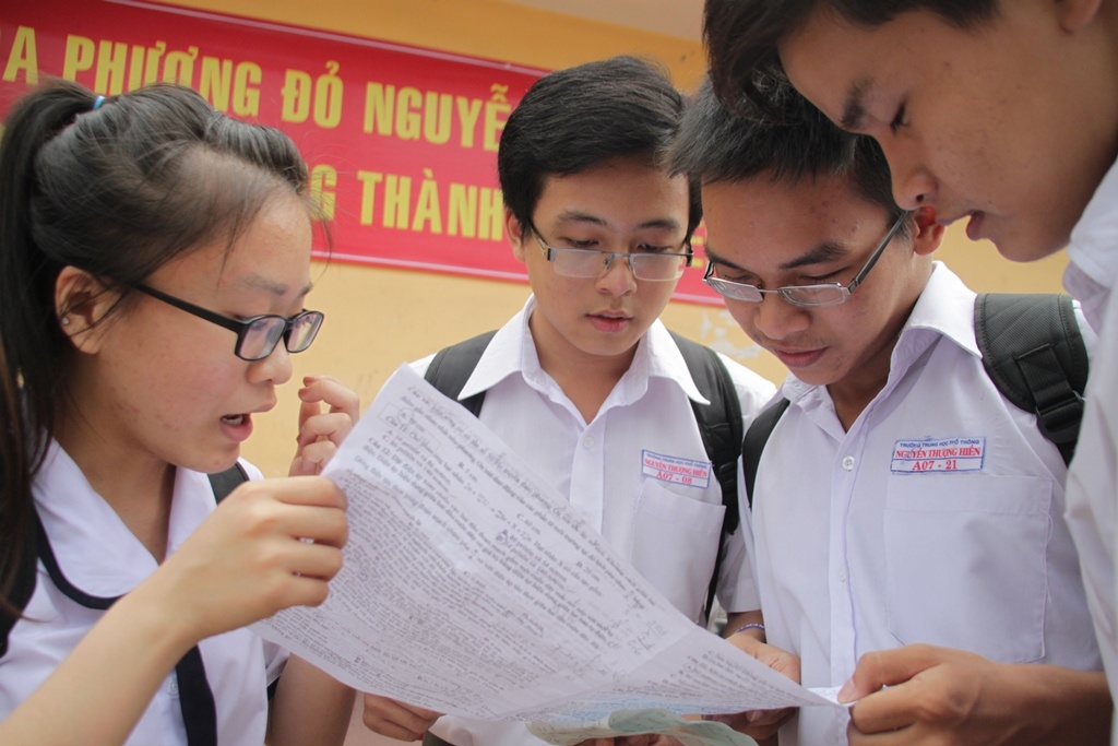 Di thi mon Van, mot thi sinh o Sai Gon bi tai nan hinh anh